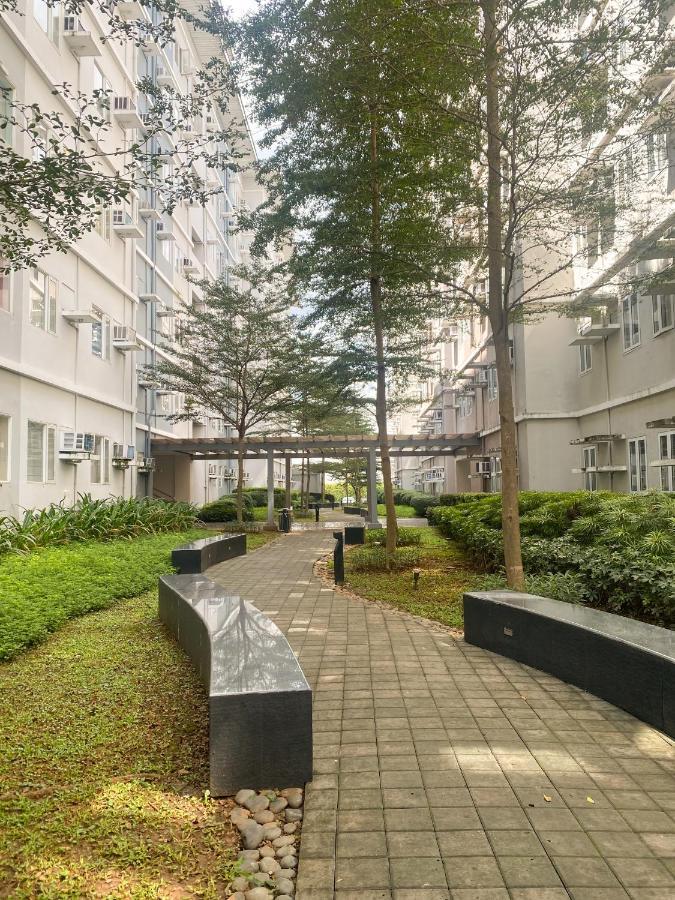 Agape Rentals In Trees Residences Caloocan Exterior foto